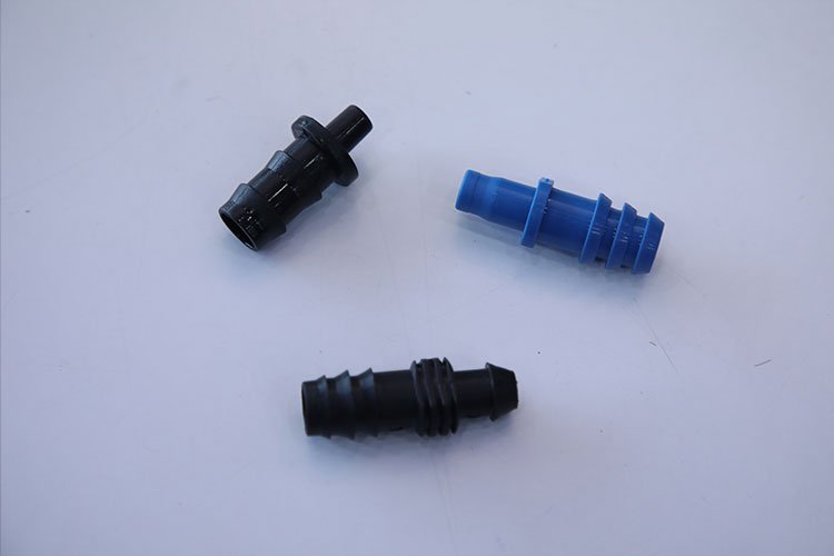 8x16 Male Connector